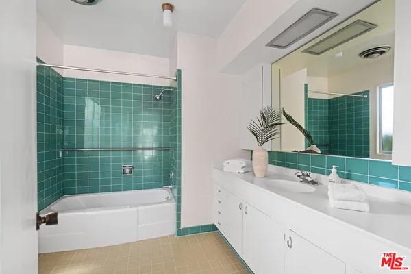 $1,725,000 | 1234 Woodland Drive, Santa Paula, CA 93060