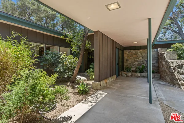 $1,725,000 | 1234 Woodland Drive, Santa Paula, CA 93060