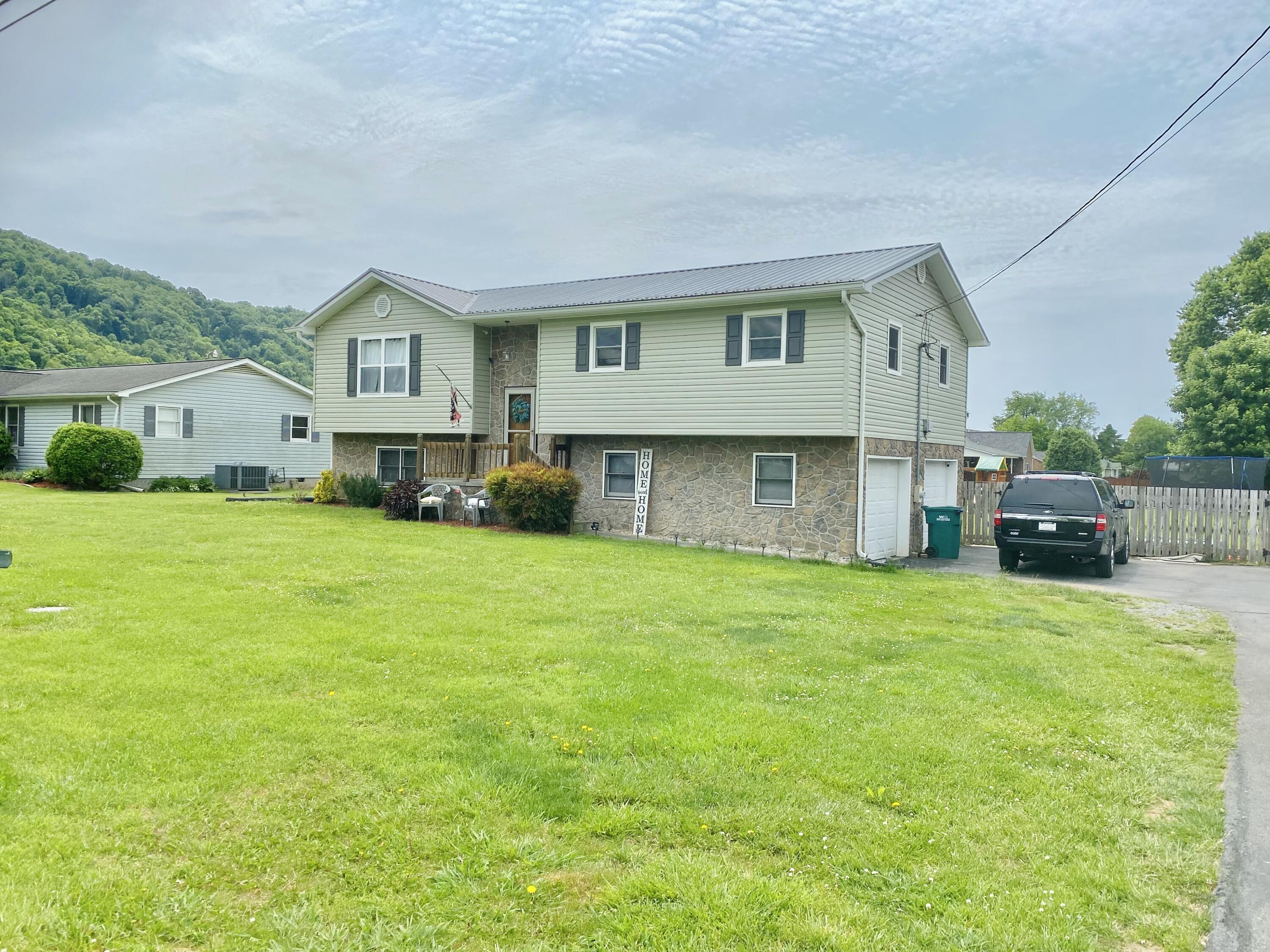 154 El Bowers Road Elizabethton, TN 37643 - Photo 1 of 57 ECA10090-F8EE-47E5-9A46-72C7C33087B7