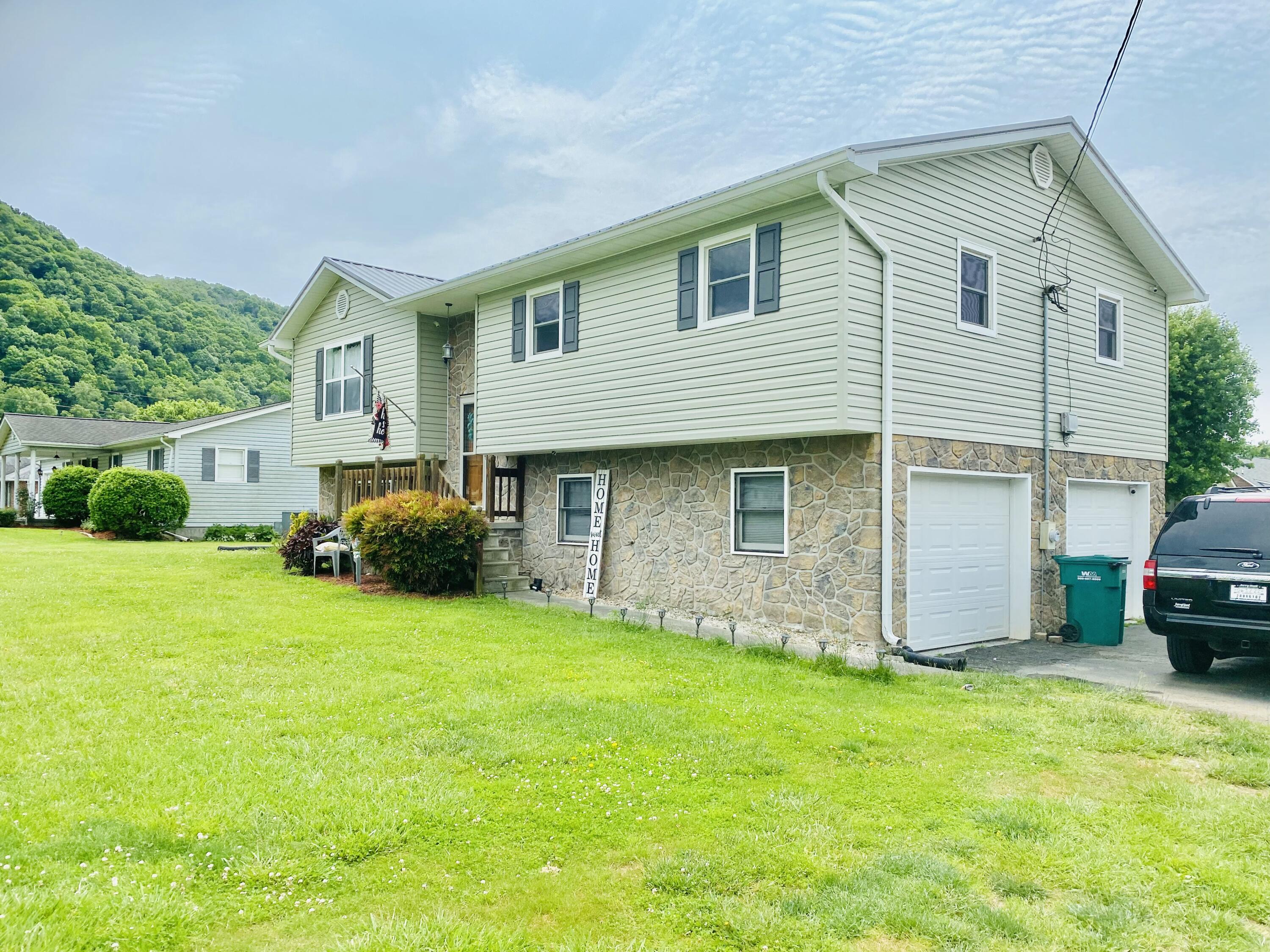 154 El Bowers Road Elizabethton, TN 37643 - Photo 2 of 57 EB79B4CE-DB1D-4A32-891C-64FD89DAA981