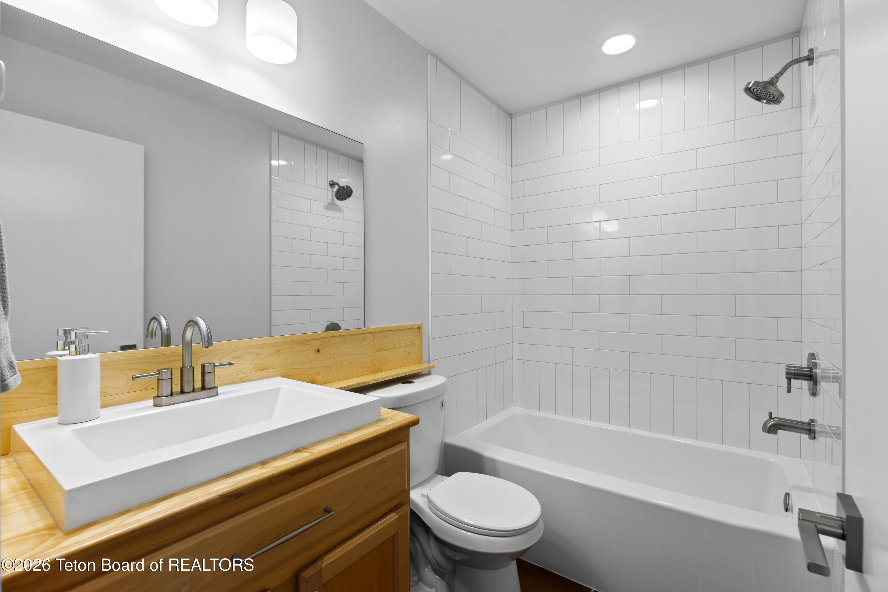 8396 Red Hawk Trail Victor, ID 83455 - Photo 13 of 39 Hallway Bath