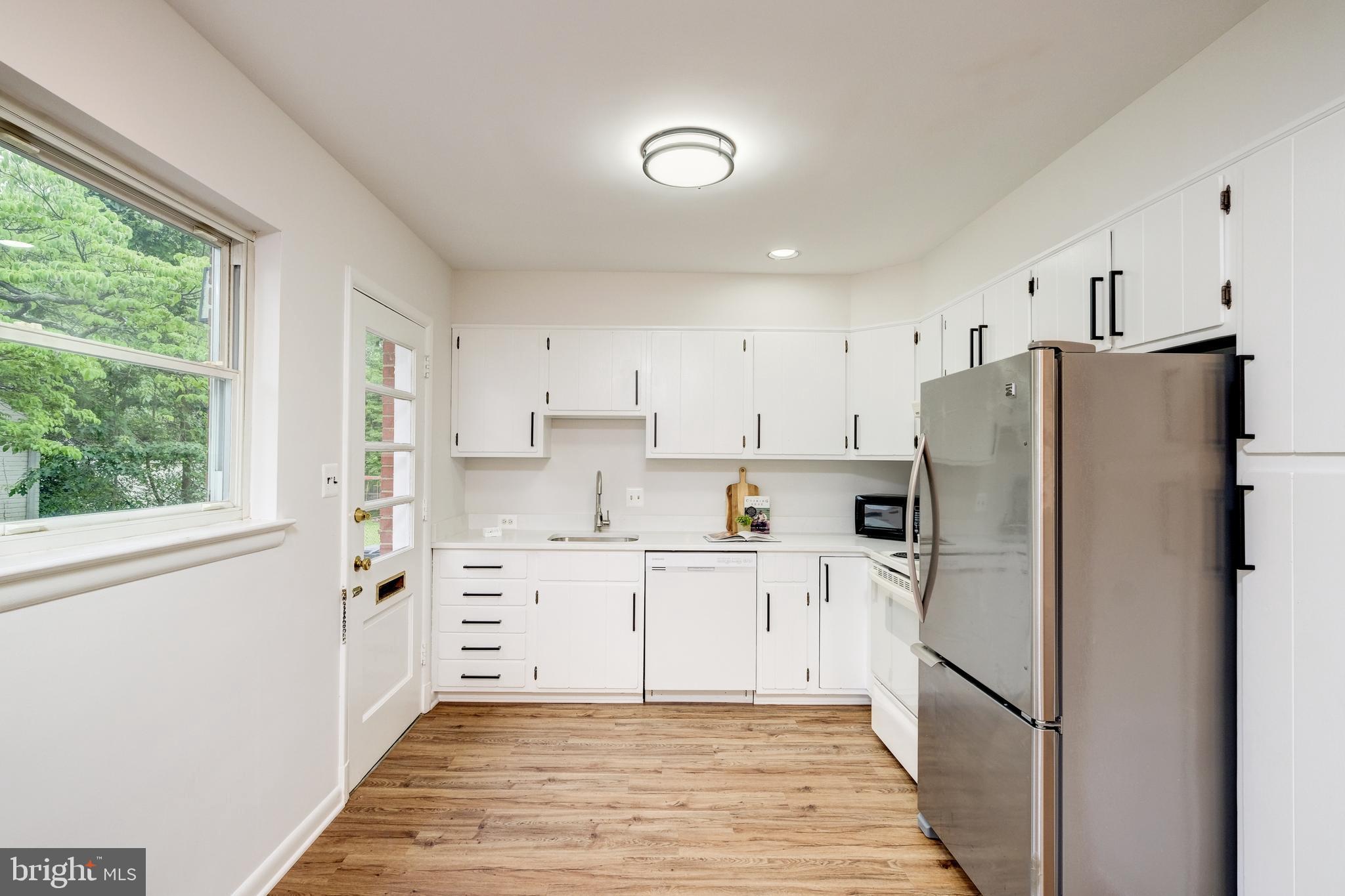 2522 North Glebe Road Arlington, VA 22207 - Photo 12 of 38 Gallery Image 12