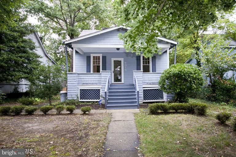 6015 Pinehurst Road Baltimore, MD 21212 - Photo 1 of 25 Exterior (Front)