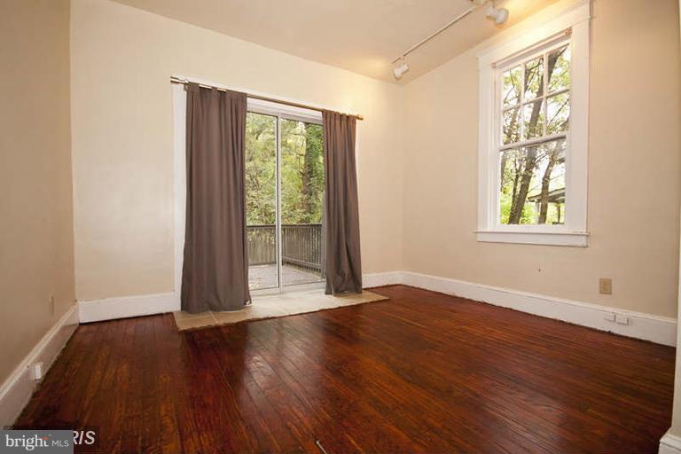 6015 Pinehurst Road Baltimore, MD 21212 - Photo 13 of 25 Bedroom