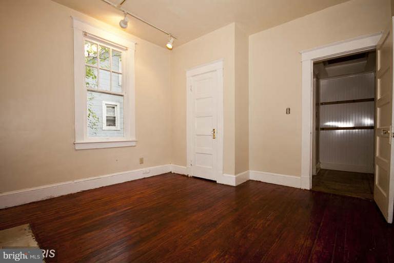 6015 Pinehurst Road Baltimore, MD 21212 - Photo 14 of 25 Bedroom