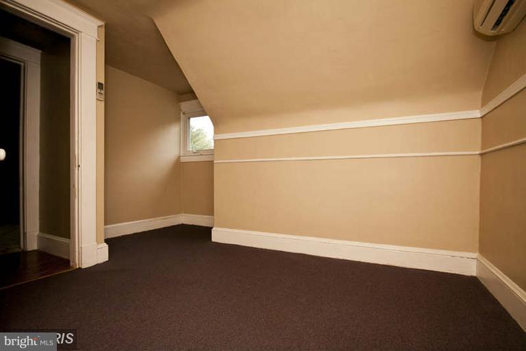 6015 Pinehurst Road Baltimore, MD 21212 - Photo 17 of 25 Bedroom