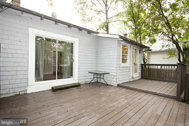 6015 Pinehurst Road Baltimore, MD 21212 - Photo 22 of 25 Exterior (Rear)