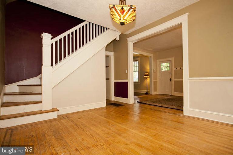 6015 Pinehurst Road Baltimore, MD 21212 - Photo 6 of 25 Dining Room