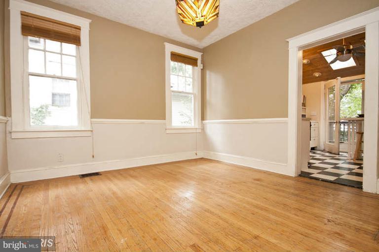 6015 Pinehurst Road Baltimore, MD 21212 - Photo 7 of 25 Dining Room