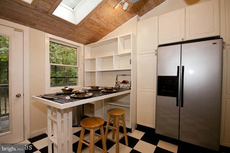 6015 Pinehurst Road Baltimore, MD 21212 - Photo 10 of 25 Kitchen