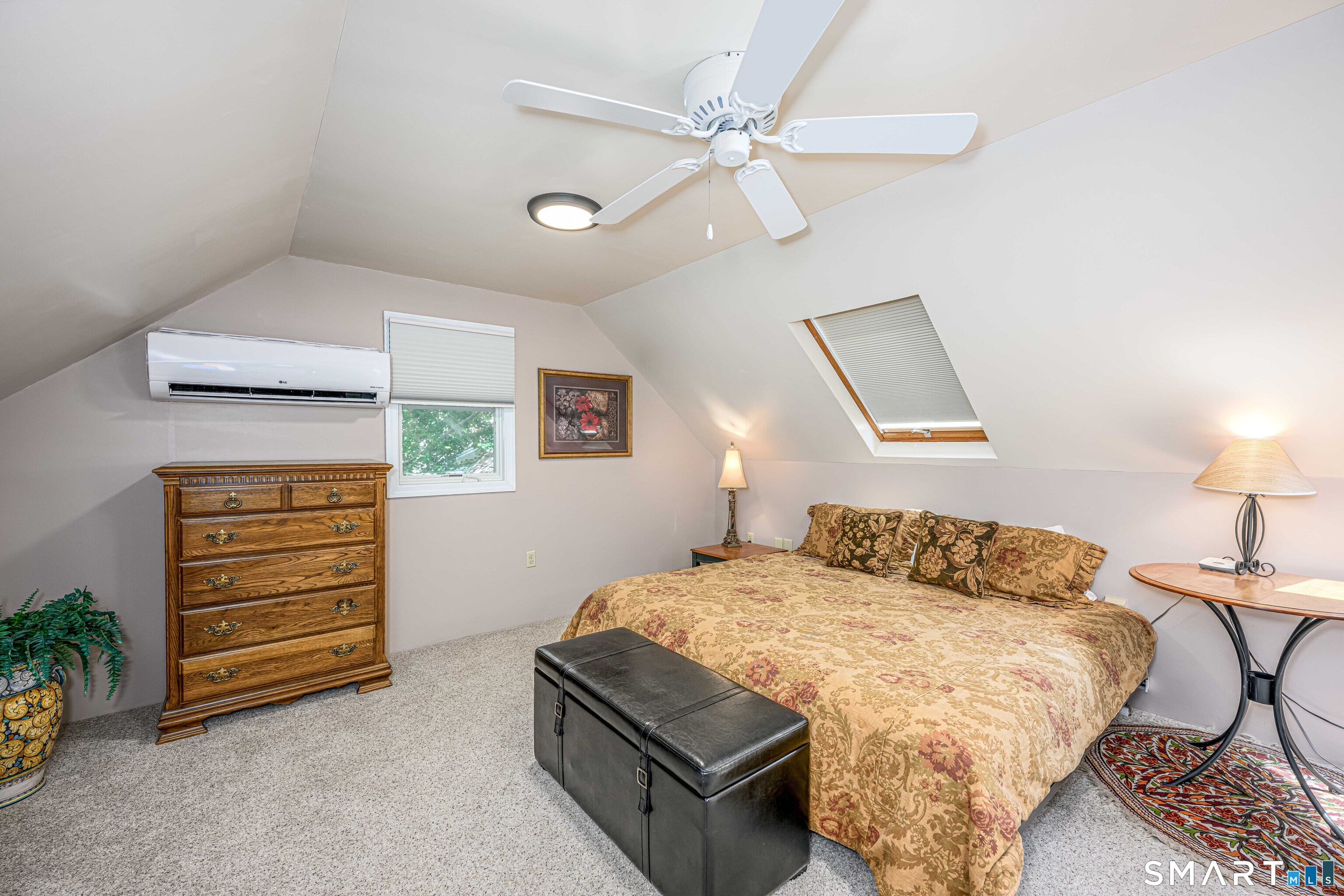 25 Wright Lane Hamden, CT 06517 - Photo 31 of 38 This is a bonus space currently being used as guest space. Bring your dreams to utilize this open room.