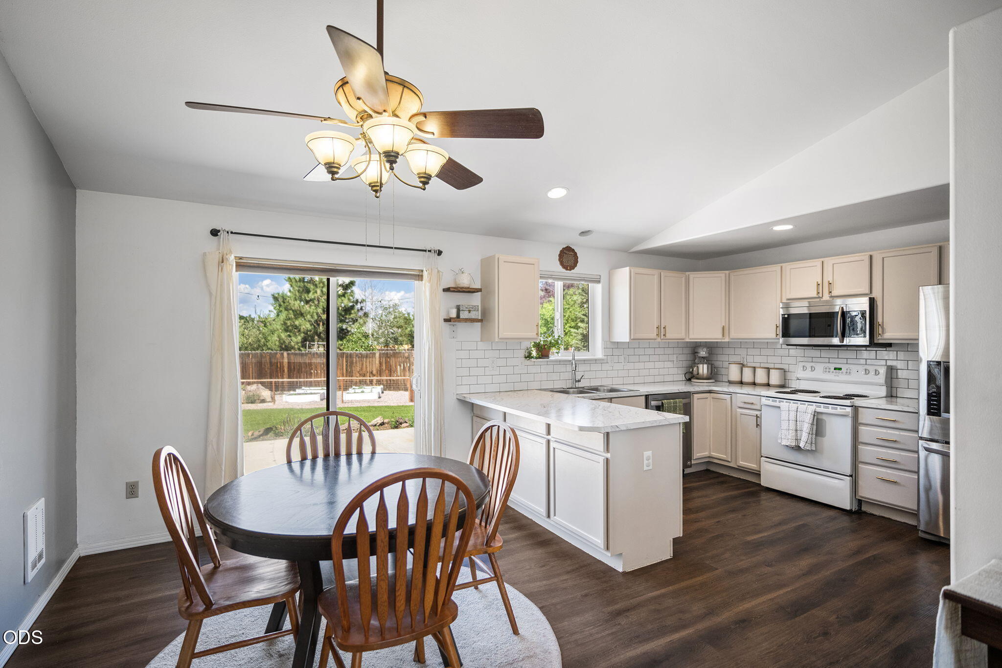 1215 Southwest 32nd Court Redmond, OR 97756 - Photo 12 of 29