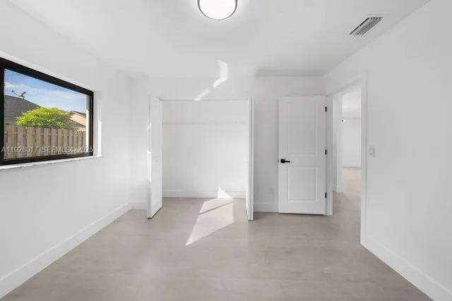 a view of empty room with window