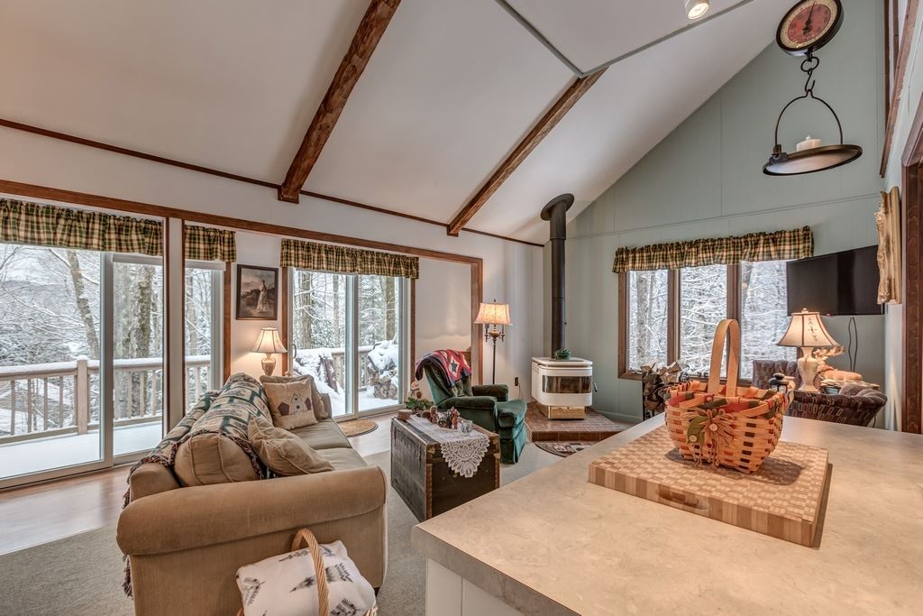 106 Fernwood Road Stoddard, NH 03464 - Photo 7 of 40
