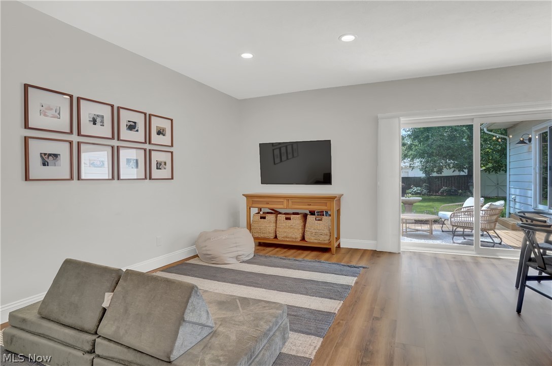 3646 Oak Road Stow, OH 44224 - Photo 17 of 35 Great wall space for you to display your artwork, and! tv