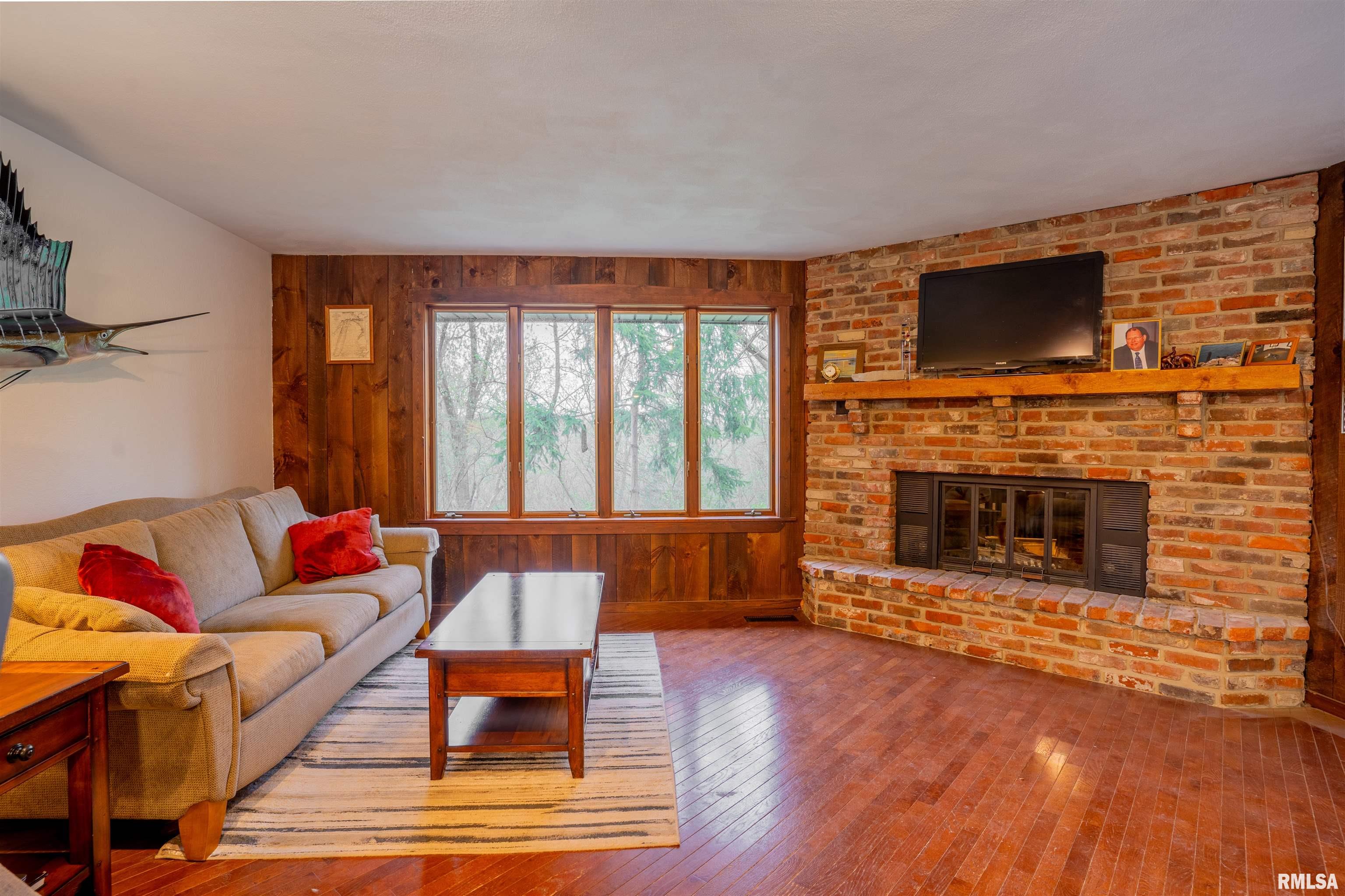 802 Partridge Point Road Metamora, IL 61548 - Photo 12 of 37 Gallery Image 12
