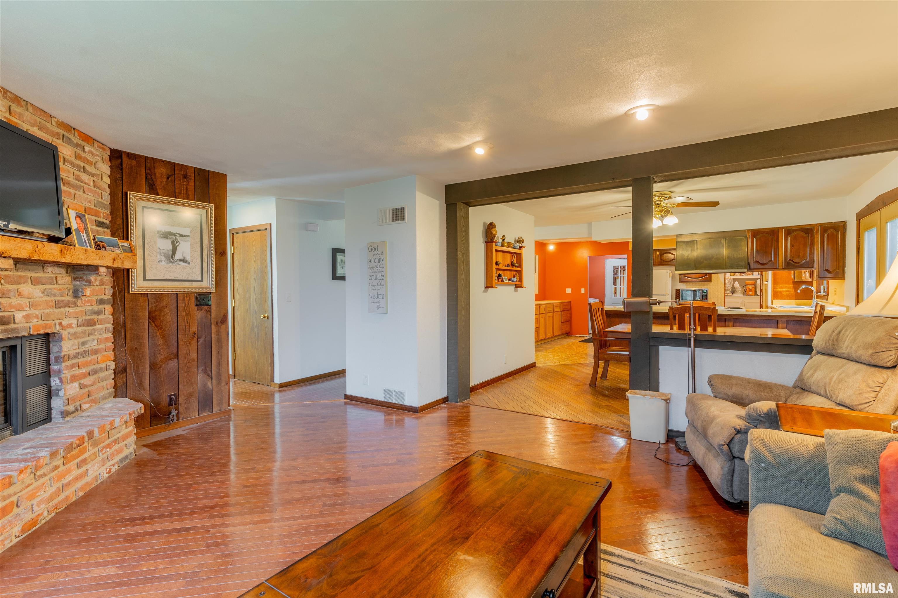 802 Partridge Point Road Metamora, IL 61548 - Photo 14 of 37 Gallery Image 14