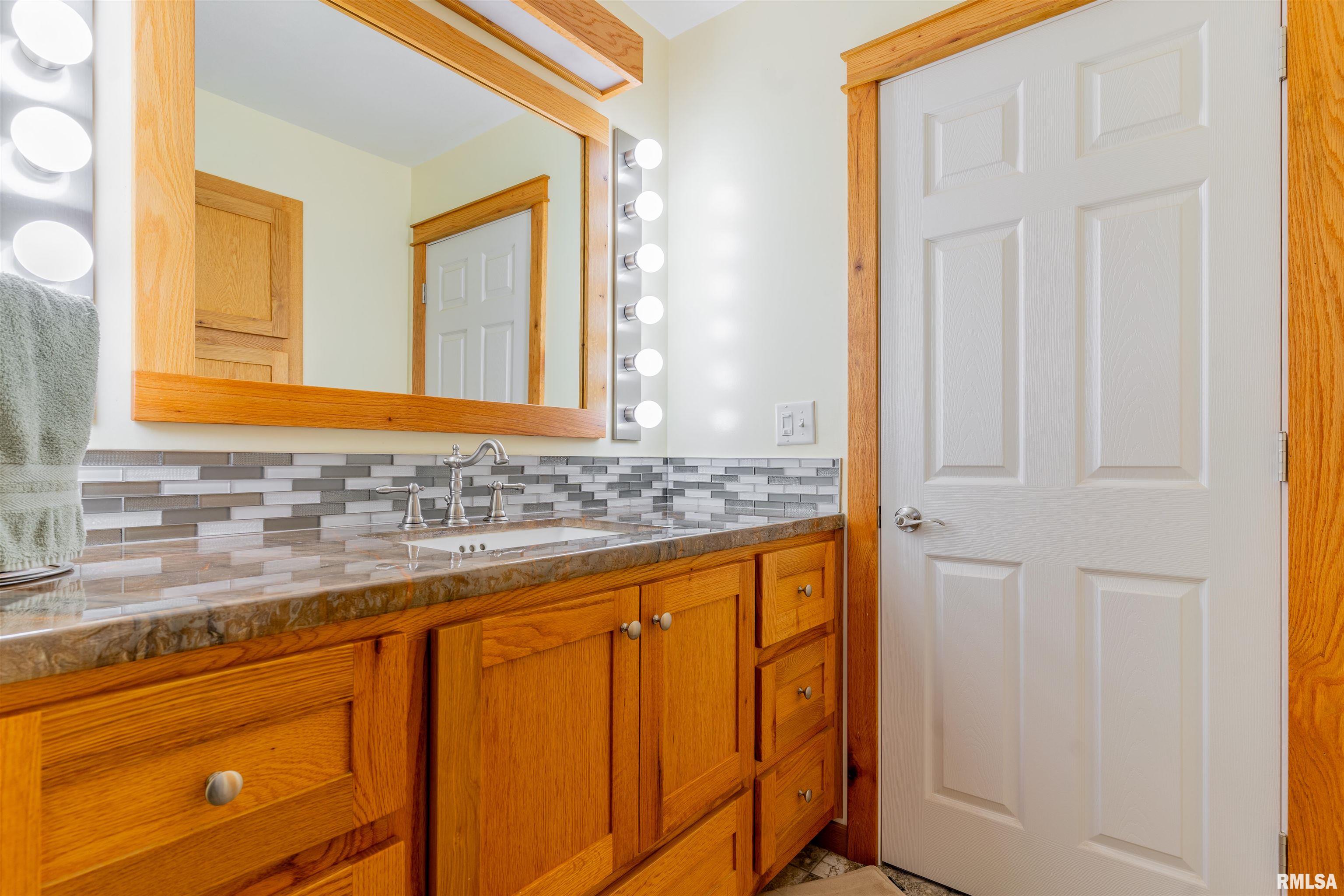 802 Partridge Point Road Metamora, IL 61548 - Photo 17 of 37 Gallery Image 17