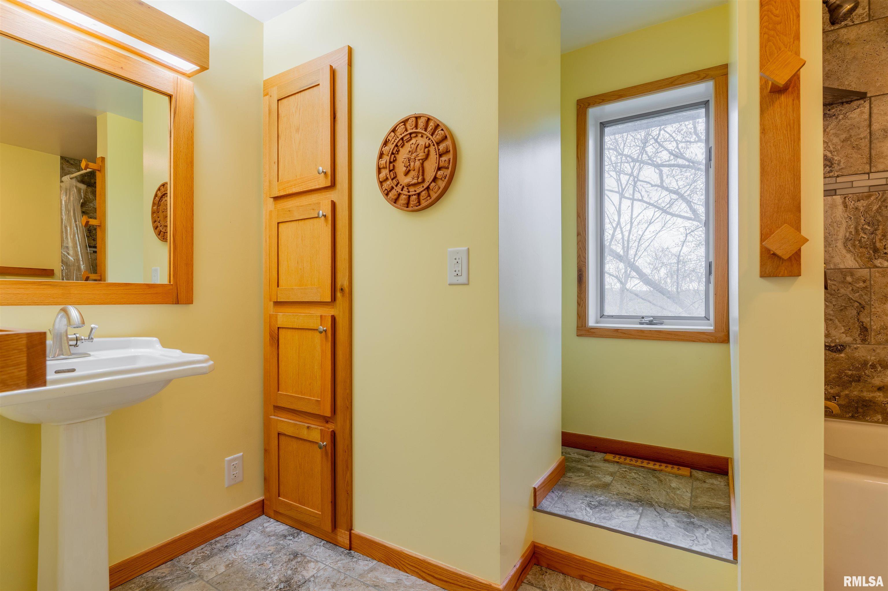 802 Partridge Point Road Metamora, IL 61548 - Photo 29 of 37 Gallery Image 29