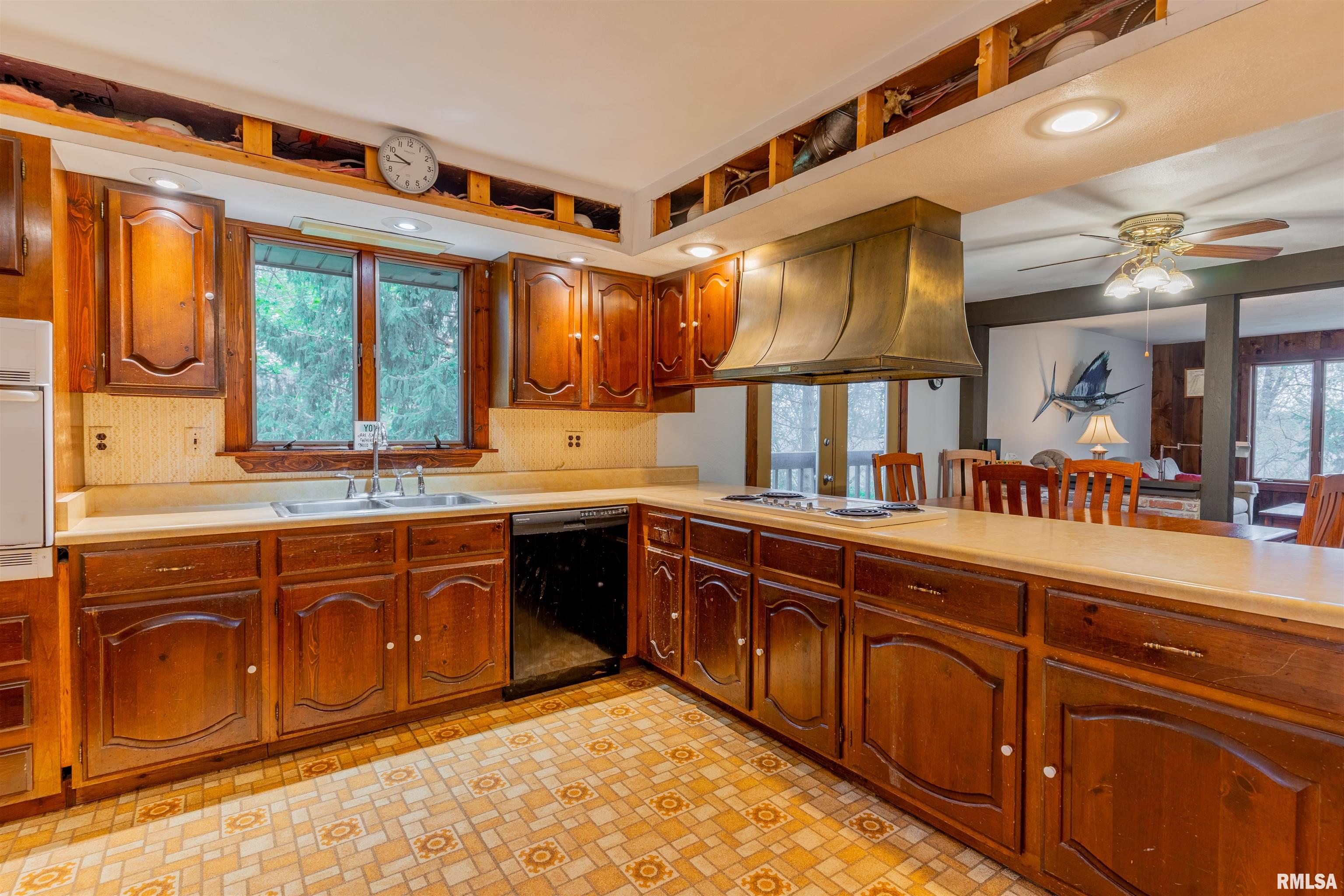 802 Partridge Point Road Metamora, IL 61548 - Photo 5 of 37 Gallery Image 5