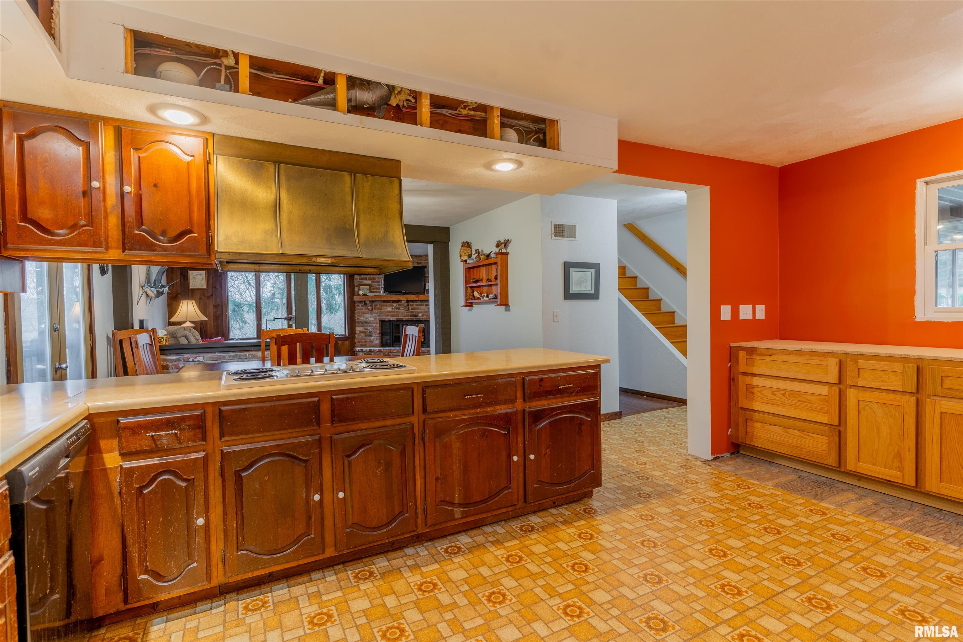802 Partridge Point Road Metamora, IL 61548 - Photo 6 of 37 Gallery Image 6