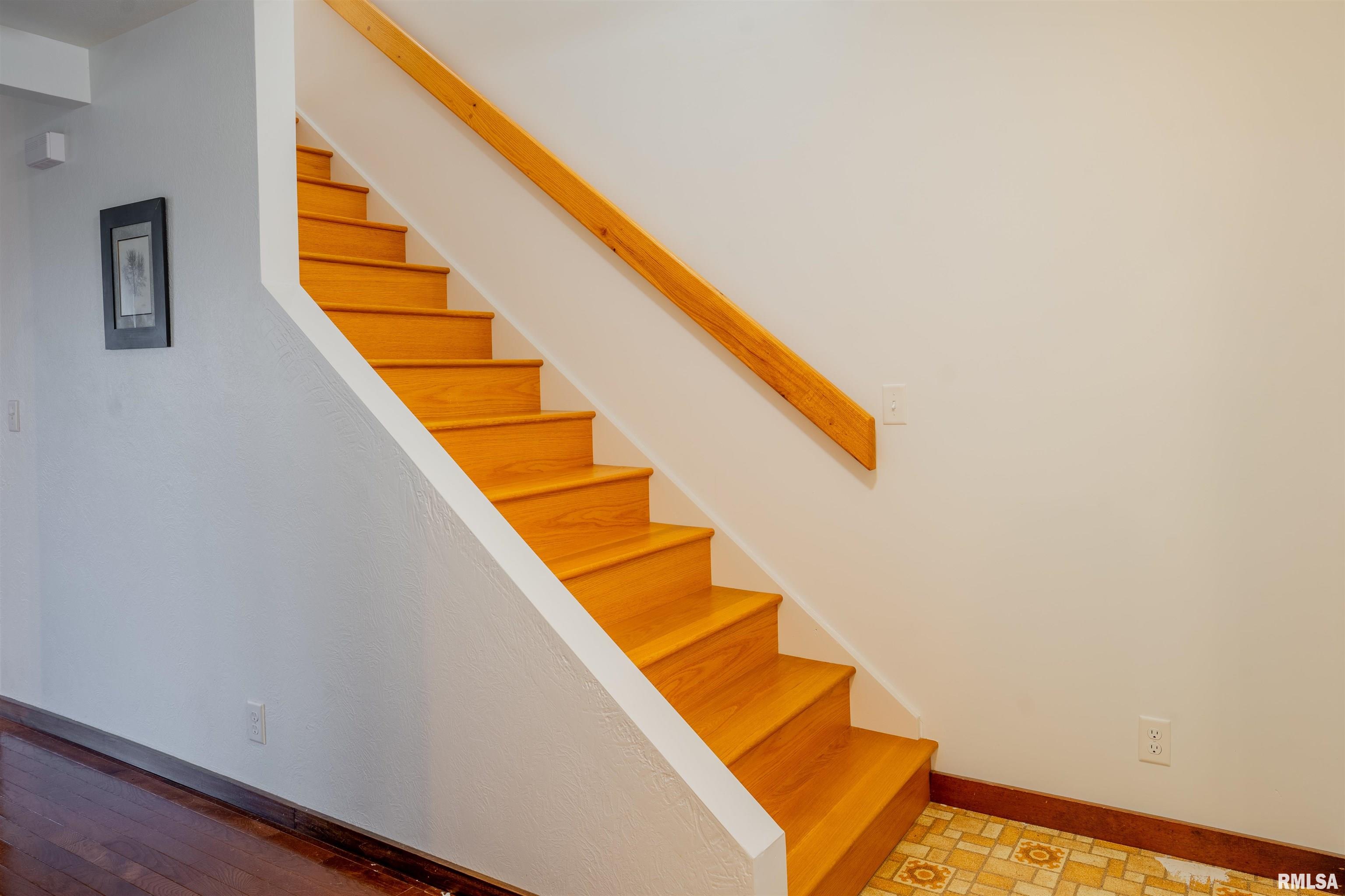 802 Partridge Point Road Metamora, IL 61548 - Photo 8 of 37 Gallery Image 8