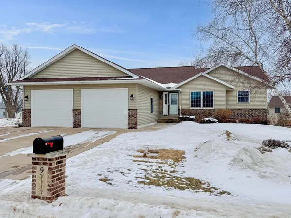 $340,000 | 9 Williams Street, Lewiston, MN 55952
