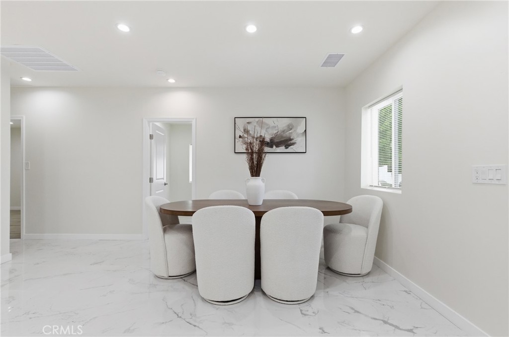 10012 Plainview Avenue Tujunga, CA 91042 - Photo 6 of 35 Main House Dining area