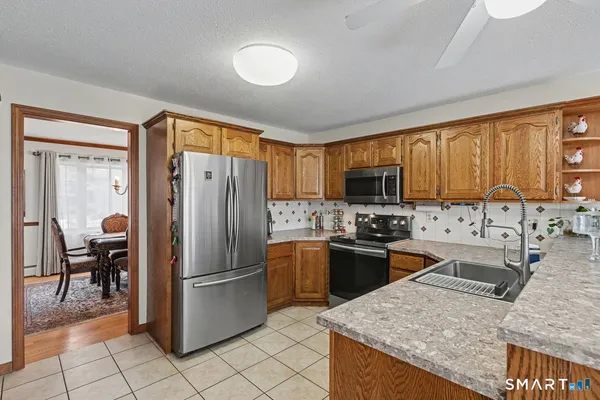 $550,000 | 13 Fitzmaurice Circle, Windsor, CT 06095