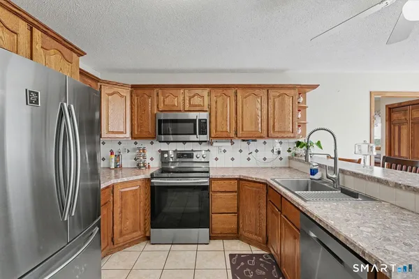 $550,000 | 13 Fitzmaurice Circle, Windsor, CT 06095