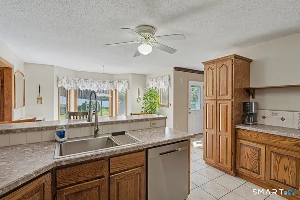 $550,000 | 13 Fitzmaurice Circle, Windsor, CT 06095