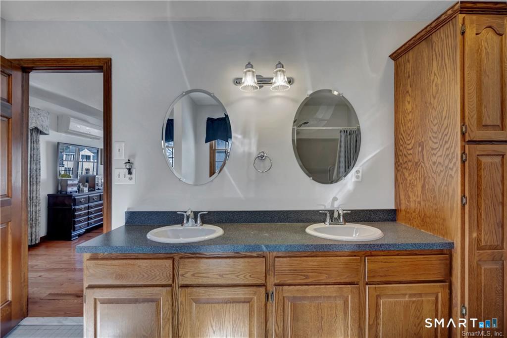 13 Fitzmaurice Circle Windsor, CT 06095 - Photo 33 of 40