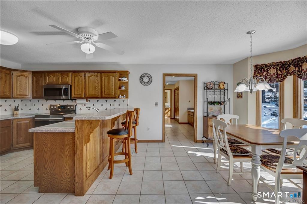 13 Fitzmaurice Circle Windsor, CT 06095 - Photo 10 of 40