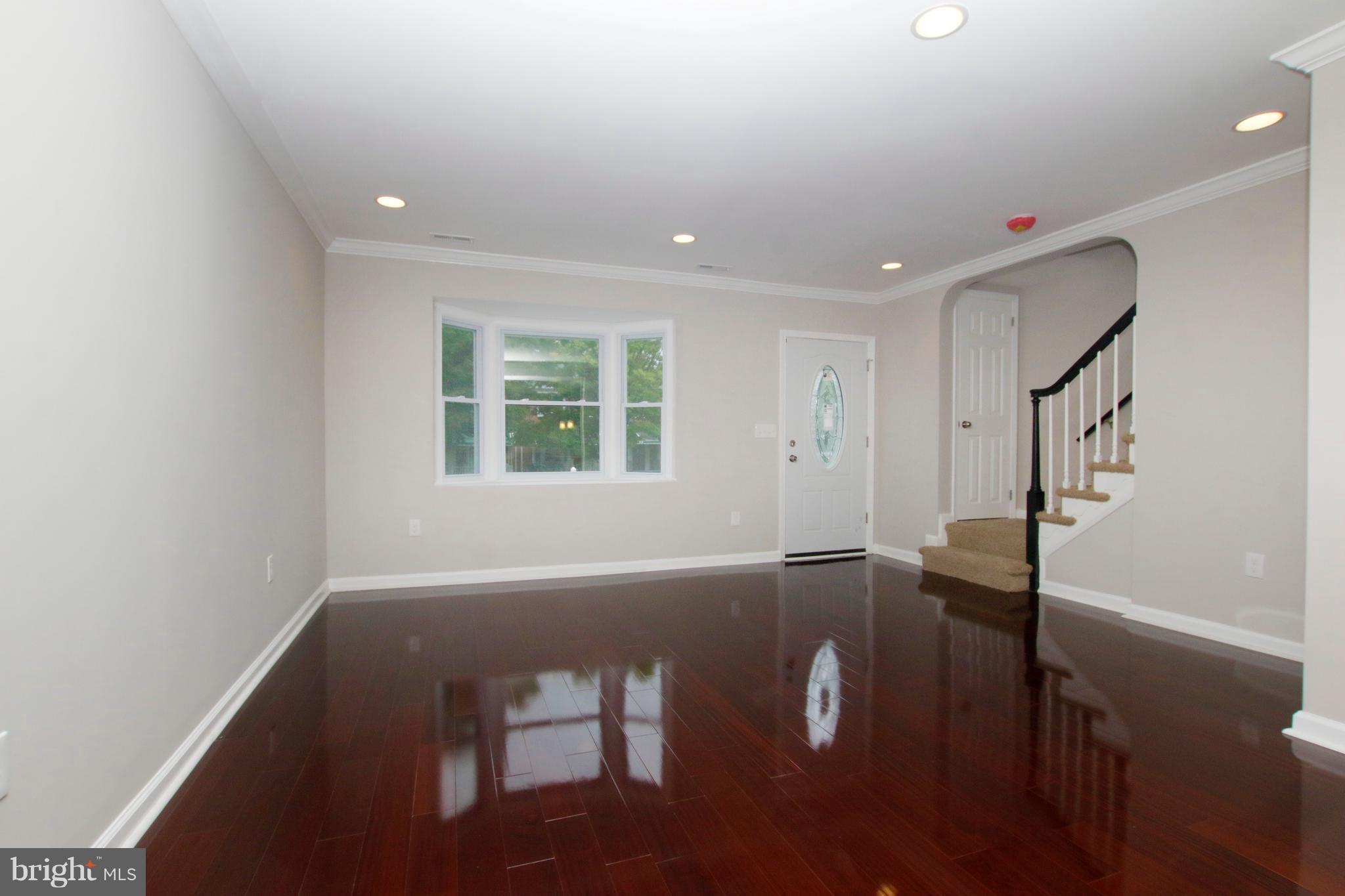 1220 Ramblewood Road Baltimore, MD 21239 - Photo 3 of 30 Living Room
