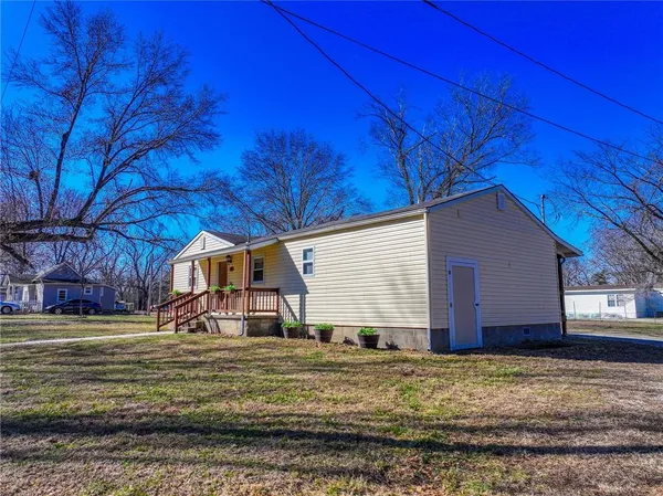 $147,900 | 140 Magoon Street, Osceola, MO 64776