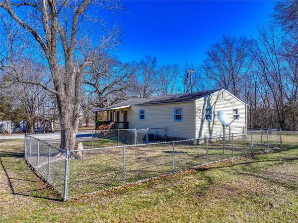 $147,900 | 140 Magoon Street, Osceola, MO 64776
