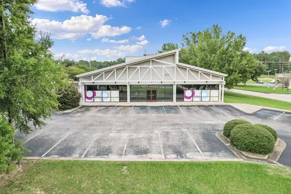 $1 | 200 Buyers Drive, Dothan, AL 36303