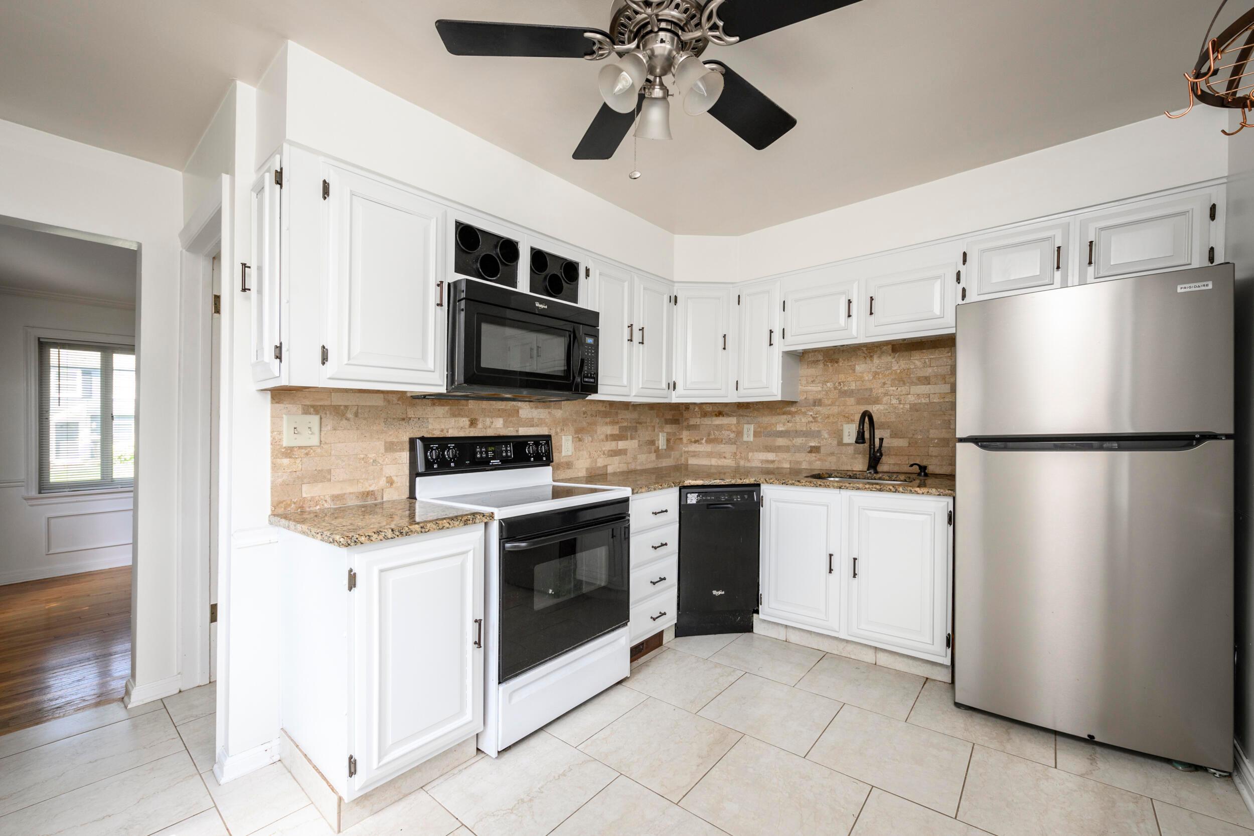 285 East Weisheimer Road Columbus, OH 43214 - Photo 14 of 28