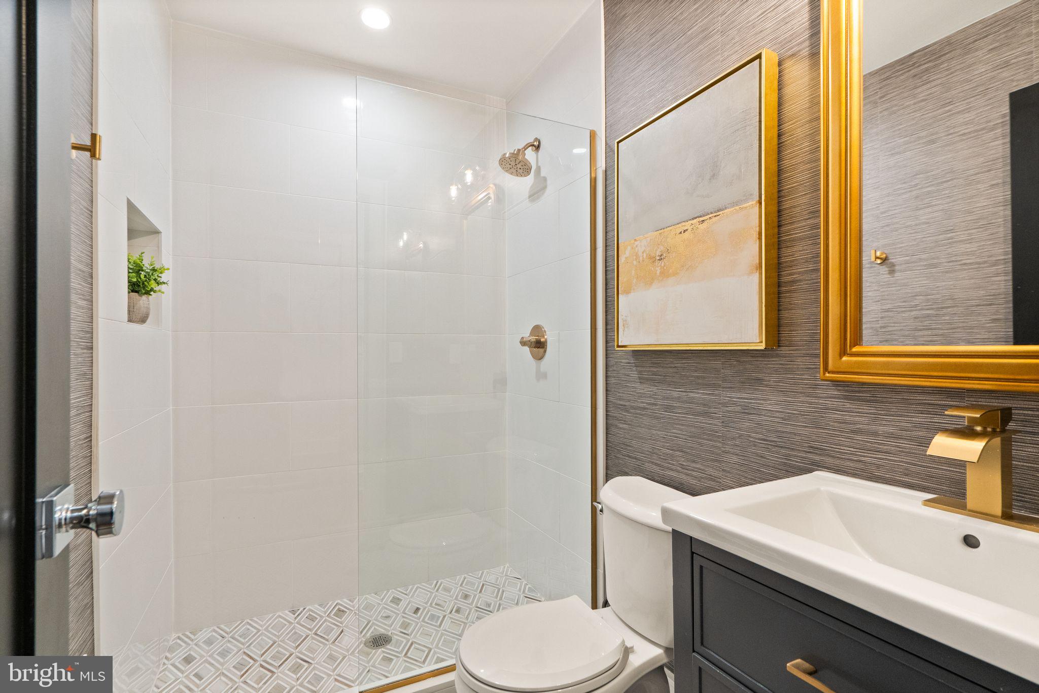 4611 Yuma Street Northwest Washington, DC 20016 - Photo 11 of 32 main level also has a full bath