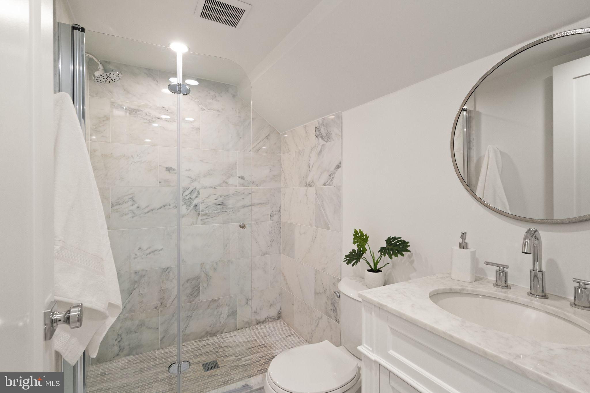 4611 Yuma Street Northwest Washington, DC 20016 - Photo 21 of 32 5th bath