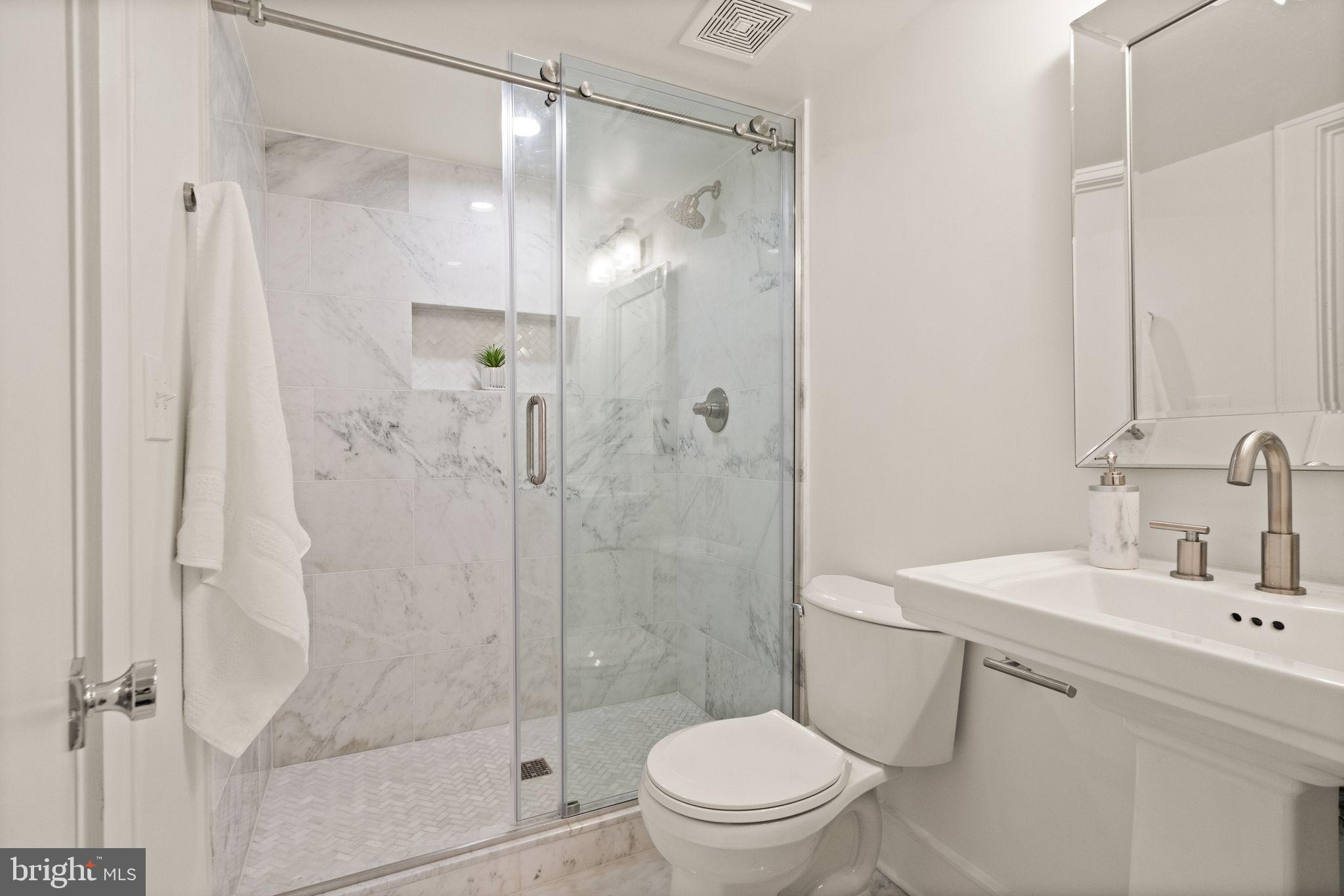 4611 Yuma Street Northwest Washington, DC 20016 - Photo 25 of 32 6th bath