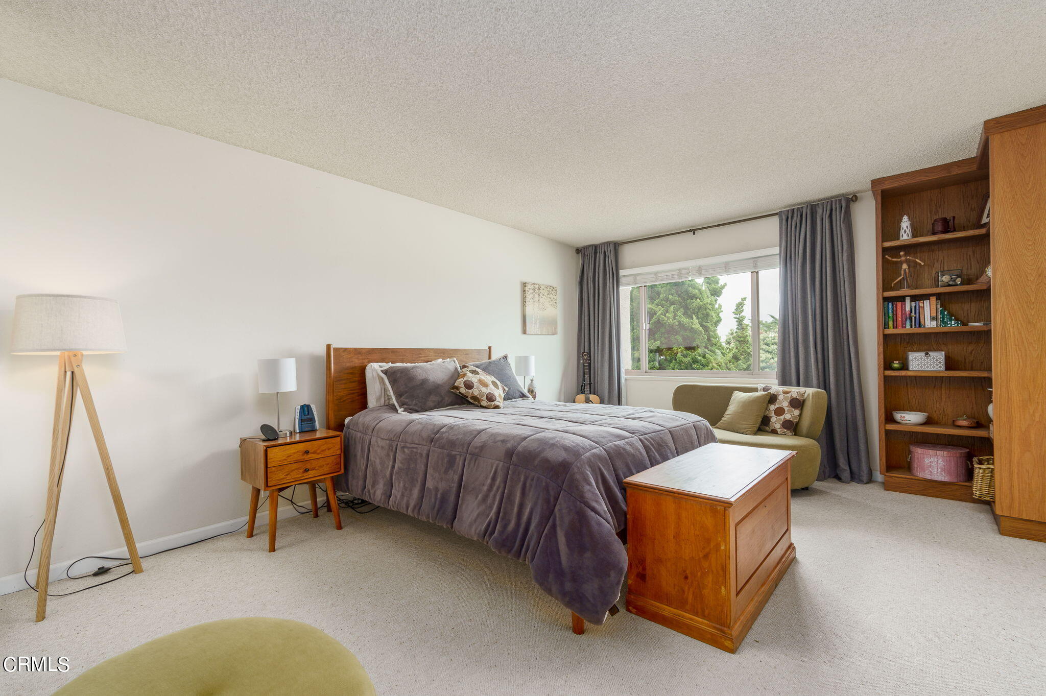 3225 Harbor Boulevard Oxnard, CA 93035 - Photo 13 of 34 a bedroom with bed and a window