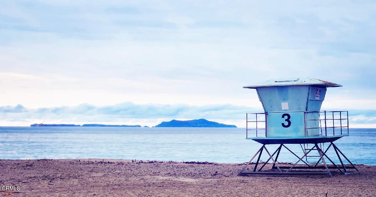 3225 Harbor Boulevard Oxnard, CA 93035 - Photo 30 of 34 a view of a workspace with furniture