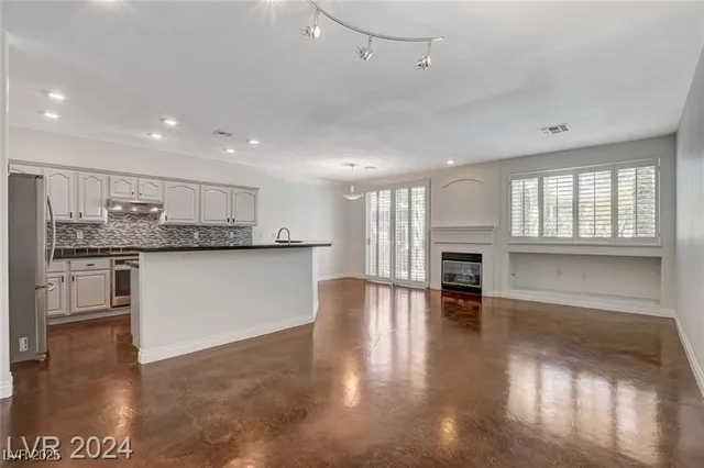 $2,500 | 9420 San Laguna, Unit 104, Las Vegas, NV 89134