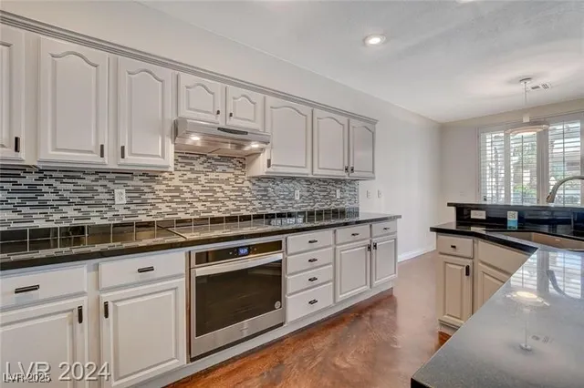 $2,500 | 9420 San Laguna, Unit 104, Las Vegas, NV 89134