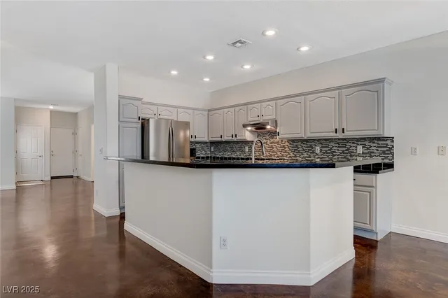 $2,700 | 9420 San Laguna, Unit 104, Las Vegas, NV 89134