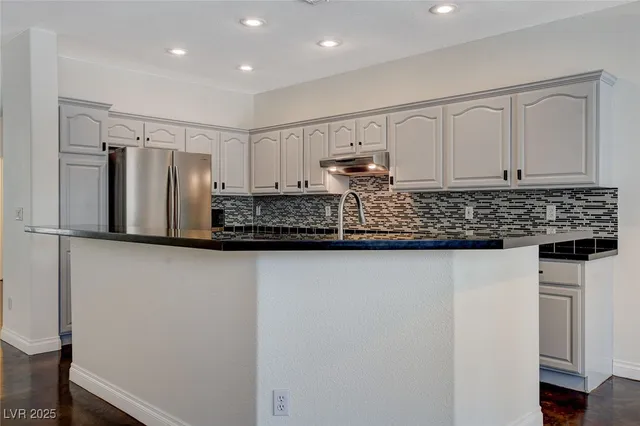 $2,700 | 9420 San Laguna, Unit 104, Las Vegas, NV 89134