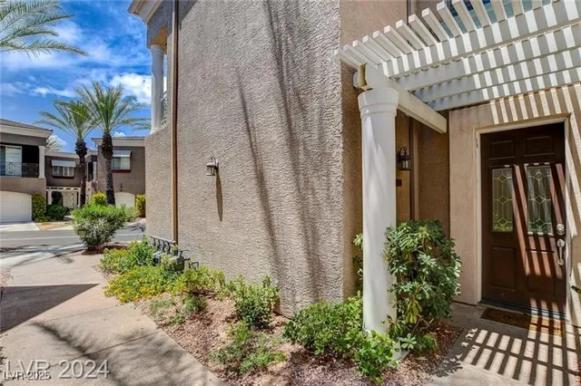 $2,500 | 9420 San Laguna, Unit 104, Las Vegas, NV 89134