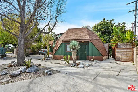 a view of outdoor space yard and patio