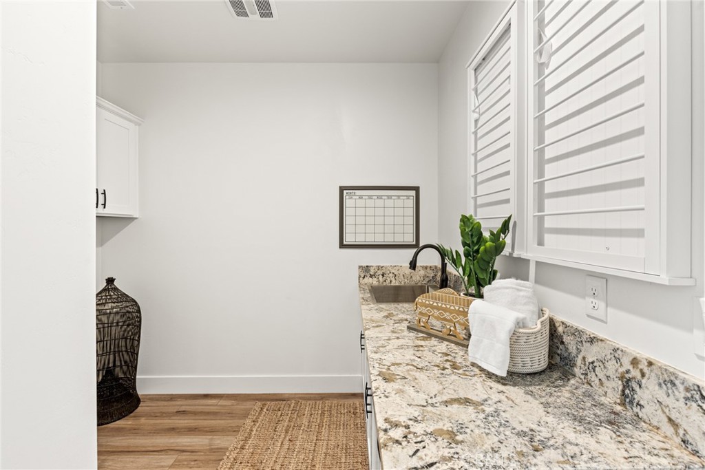 574 Hillcrest Drive Paradise, CA 95969 - Photo 21 of 26 a view of a room that has a potted plant and a window